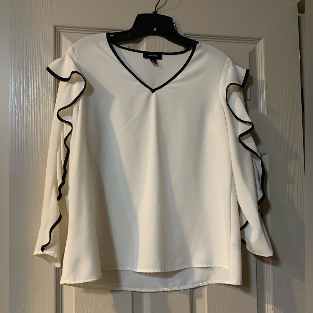 Women’s blouse